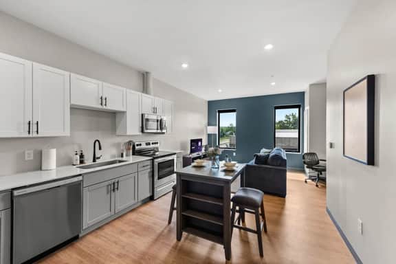 Beautiful 1BDR | Cleveland Clinic | Free Garage
