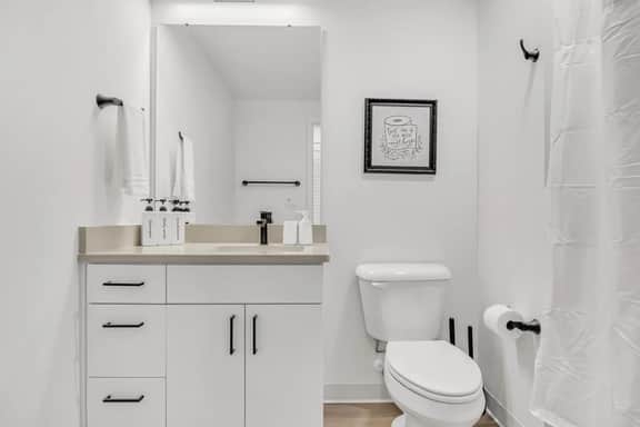 Bright & Airy 2BR | Cleveland Clinic