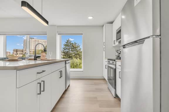 Bright & Airy 2BR | Cleveland Clinic