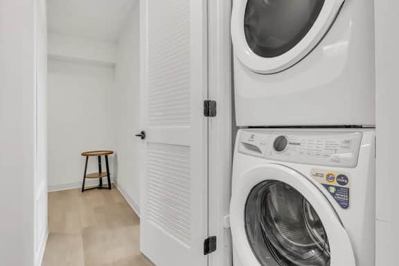 Bright & Airy 2BR | Cleveland Clinic