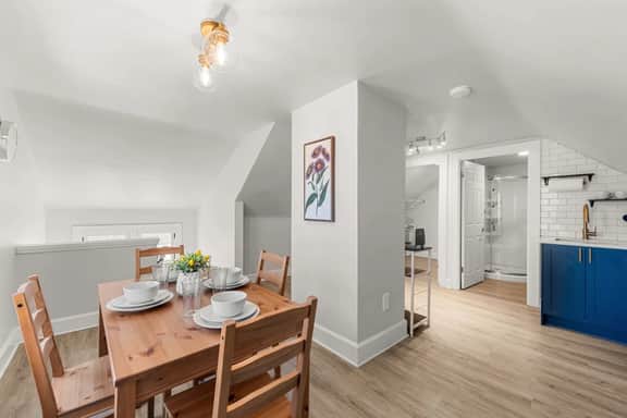 Bright & Cozy Loft | Free Parking | by CLE Clinic
