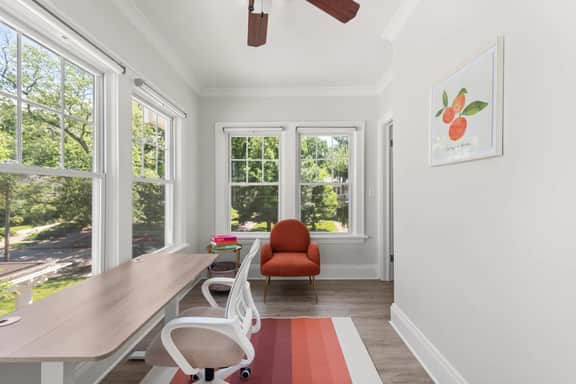 Bright & Peaceful | 2BDR w/ Patio | CLE Clinic