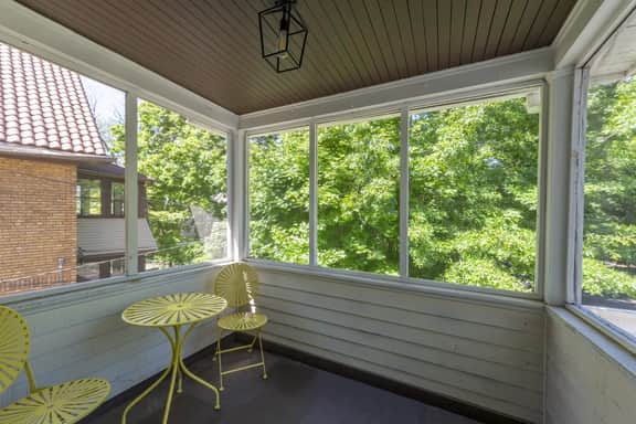 Bright & Peaceful | 2BDR w/ Patio | CLE Clinic