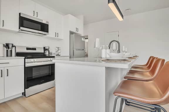 Calm & Serene 2BR | Cleveland Clinic