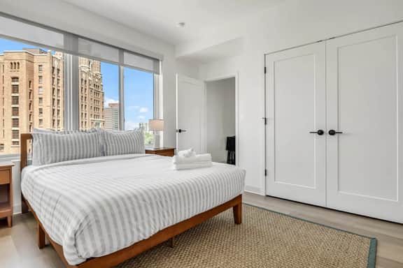 Calm & Serene 2BR | Cleveland Clinic
