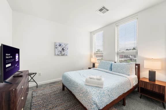 Central 2BR Near Clinic, CWRU & Museums