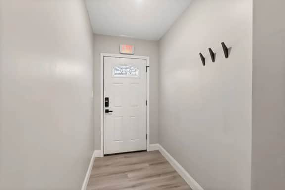Central 3BR Apt | 3 Min to Cleveland Clinic