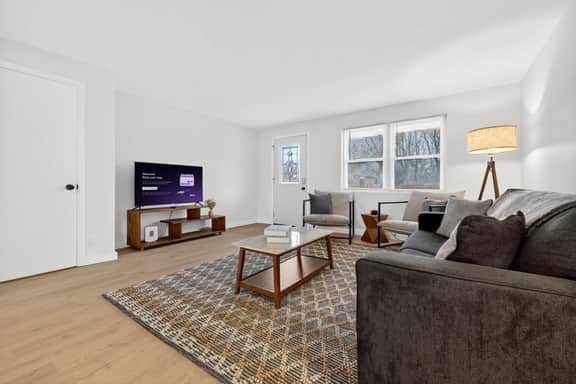 Quiet 2BR, Patio & Garage | Aultman Hospital, North Canton - Image 3