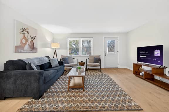 Central North Canton 2BR  w/ Patio & Garage