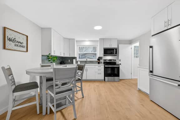 Quiet 2BR, Patio & Garage | Aultman Hospital, North Canton - Image 2