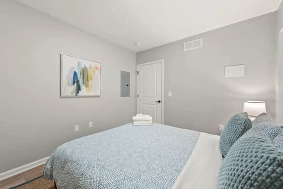 Charming & Central | 3 Bedroom | CLE Clinic