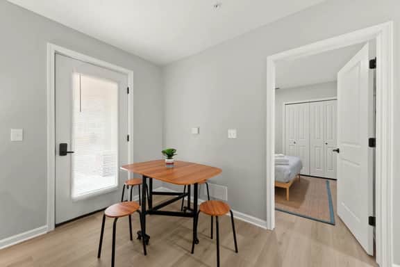 Charming & Central | 3 Bedroom | CLE Clinic