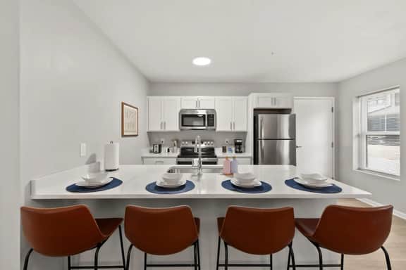 Charming & Central | 3 Bedroom | CLE Clinic