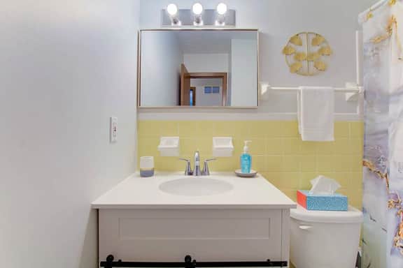 Contemporary 1 BD | Near Hall of Fame & Airport