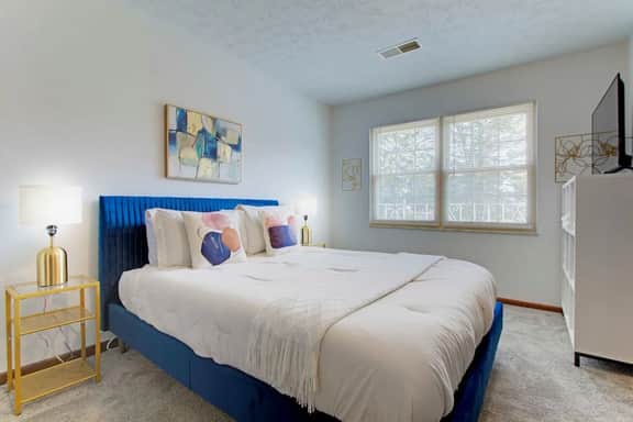 Contemporary 1 BD | Near Hall of Fame & Airport