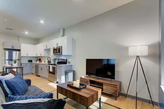 Elegant 1 BDR | Cleveland Clinic | Free Garage