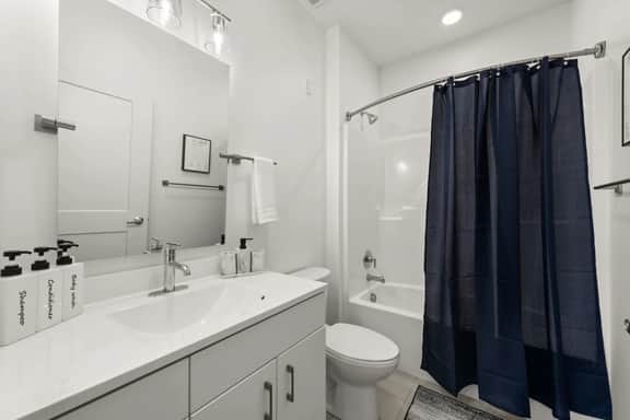 Gorgeous 2 Bedroom/2 Bathroom
