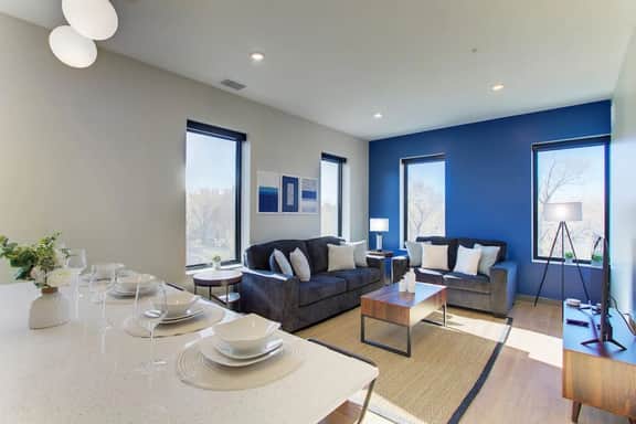 Luxury 2 Bed/2 Bath | Cleveland Clinic | Free Garage