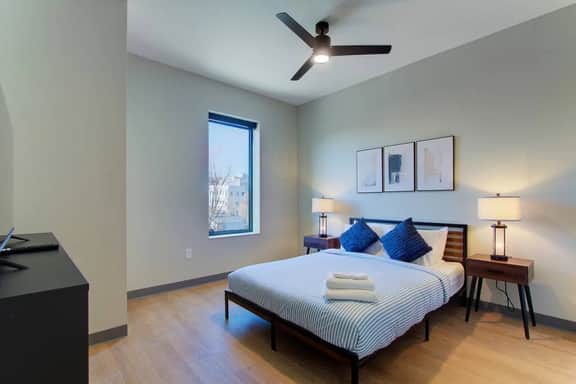 2BR, 2 Baths | Across from Cleveland Clinic, Cleveland - Image 4