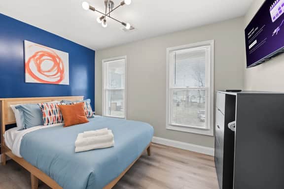 Luxury 3BR Apt Near Cleveland Clinic w/ Parking