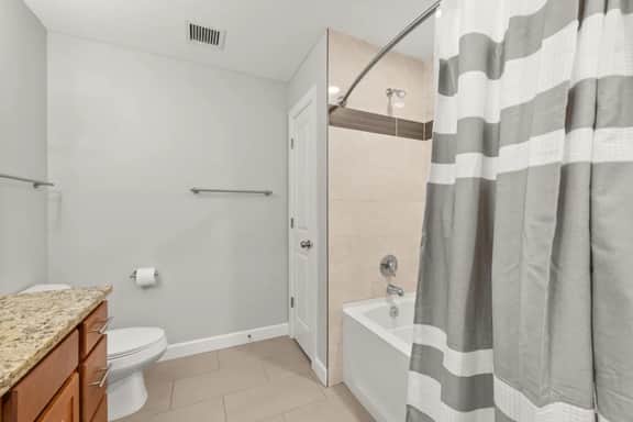 Luxury Apartment | Downtown | Free Parking