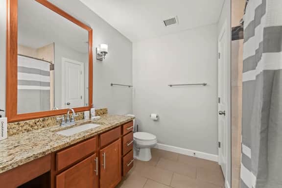 Luxury Apartment | Downtown | Free Parking