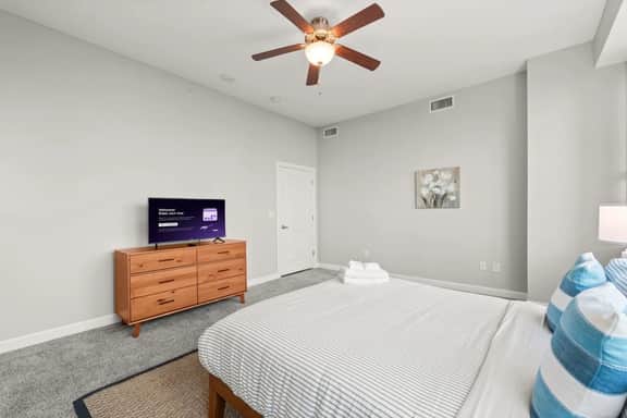 Luxury Apartment | Downtown | Free Parking