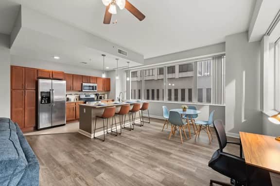 2BR Downtown Cleveland | 10 Min Drive to Cleveland Clinic - Image 2