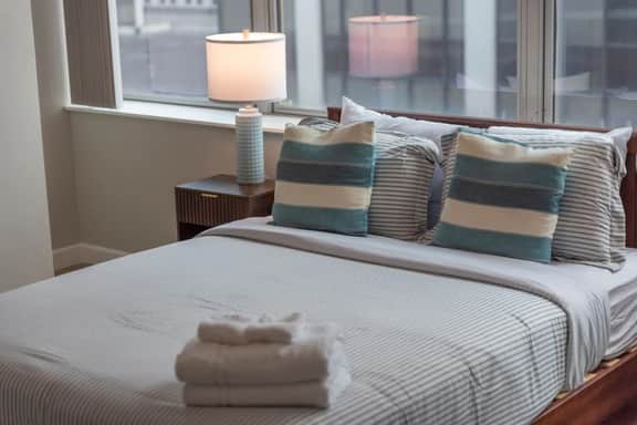 Luxury Apartment | Downtown | Free Parking