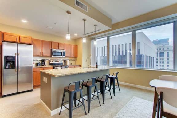 Luxury High Rise | Downtown | Free Parking