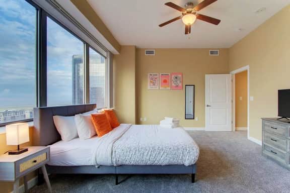 2BR With Downtown Views, Sleeps 6 | Progressive Field, Cleveland - Image 3