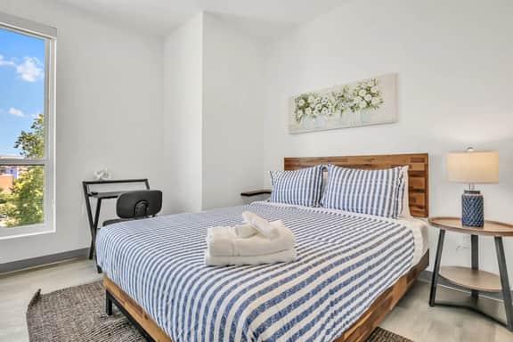 Modern & Elegant 2BR | Cleveland Clinic