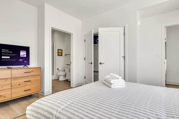Peaceful & Relaxing 2BR | Cleveland Clinic