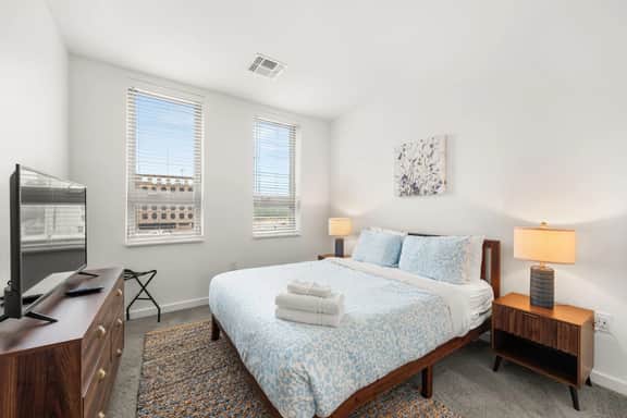 Prime Location 2BR  Apt Near Clinic & CWRU