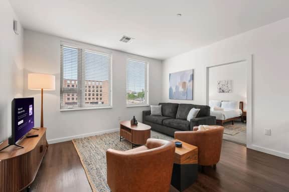 Furnished 2BR, University Circle | 2 Min to CWRU | Cleveland - Image 2