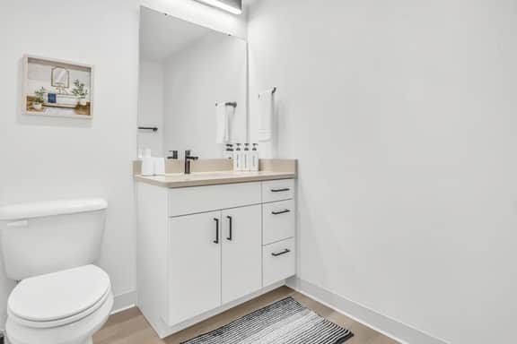 Quaint & Peaceful 2BR | Cleveland Clinic
