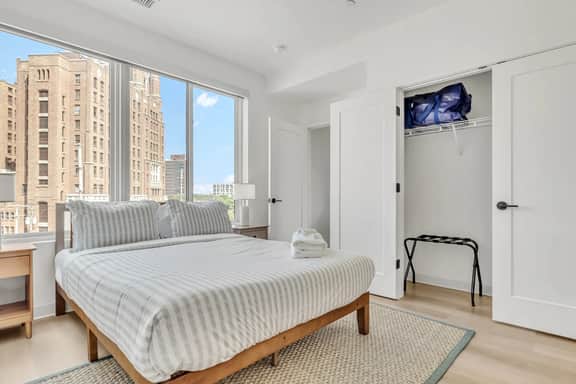 Serene & Spacious 2BR | Cleveland Clinic