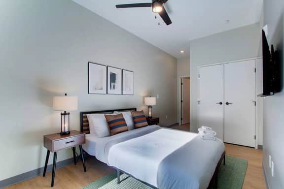 Spacious Studio | Cleveland Clinic | Free Garage