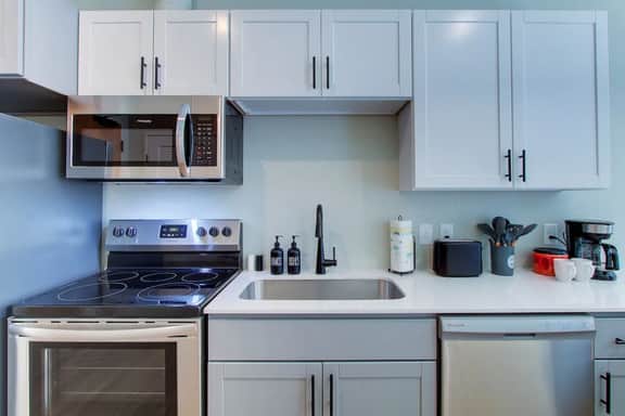 Spacious Studio | Cleveland Clinic | Free Garage