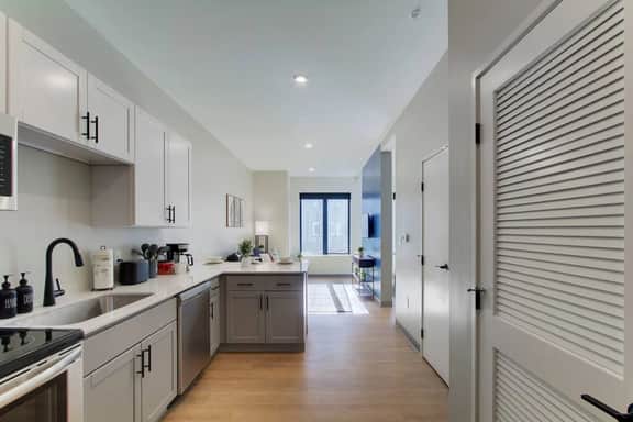 Spacious Studio | Cleveland Clinic | Free Garage