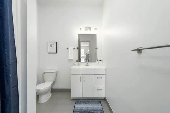 Stunning 2 Bedroom/2 Bathroom