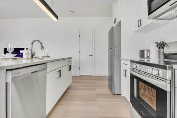 Stylish & Comfortable 2BR | Cleveland Clinic