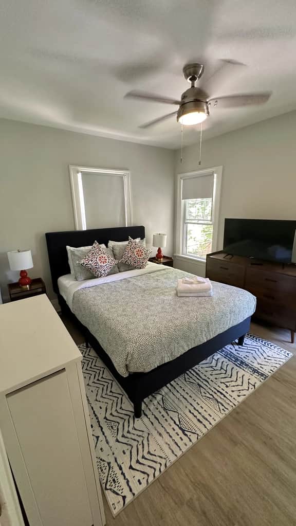 Ground-Floor 2BR for Long Stays | Cleveland Heights, Near CWRU - Image 5