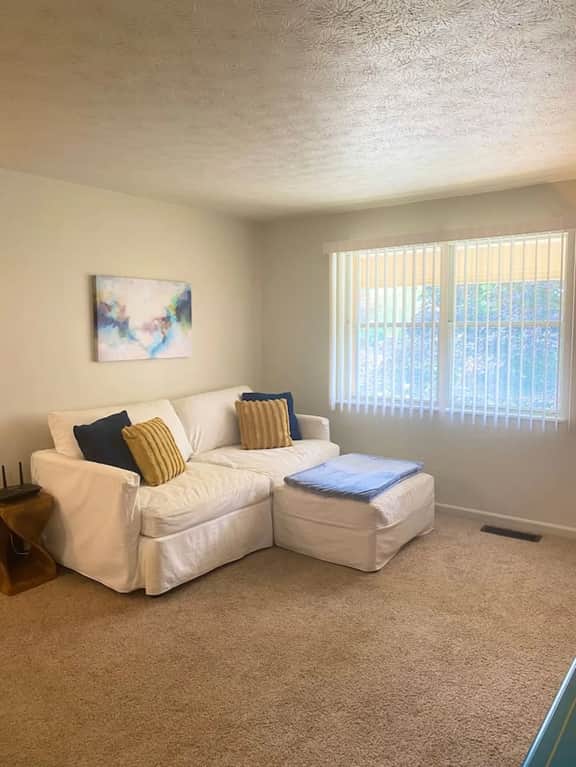 Quiet 1BR with Workspace | Kent State Stark, North Canton - Image 3