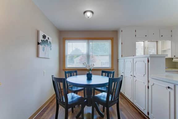 Two Bedroom King Suite near Hall of Fame w/ Garage