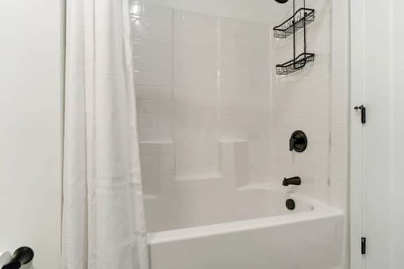 Cozy & Central Two Bedroom Two Bathroom