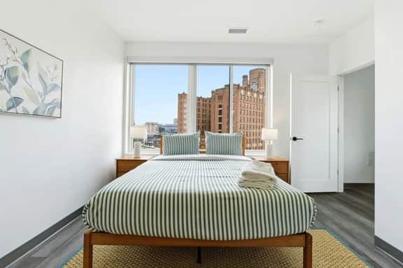 Relocation 2BR, Monthly | Near Cleveland Clinic, Cleveland - Image 4