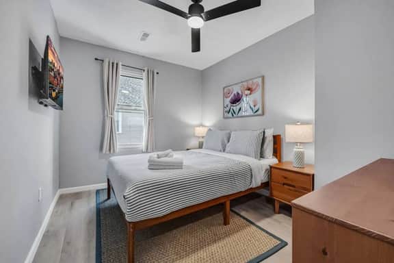 Cleveland Clinic | Recliner | Spacious | 4 Bedroom