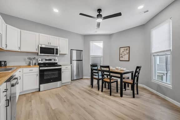 Cleveland Clinic | Recliner | Spacious | 4 Bedroom