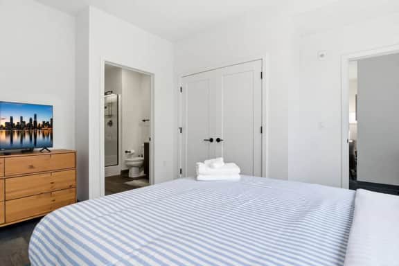 Relaxing & Central Two Bedroom Two Bathroom